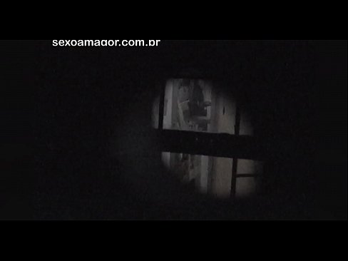 ❤️ Blondie gëtt geheim vun engem Quartier Voyeur verstoppt hannert huel Zillen opgeholl ❤️ Sexvideo op lb.watchhentai.ru ️❤